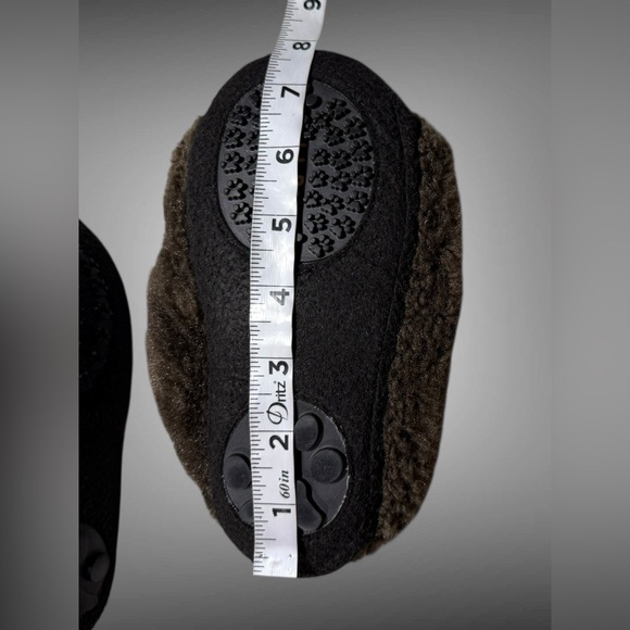 L.L. Bean Toddlers' Animal Paws Slippers Brown Bear Size 11/12 Toddler - Picture 10 of 11